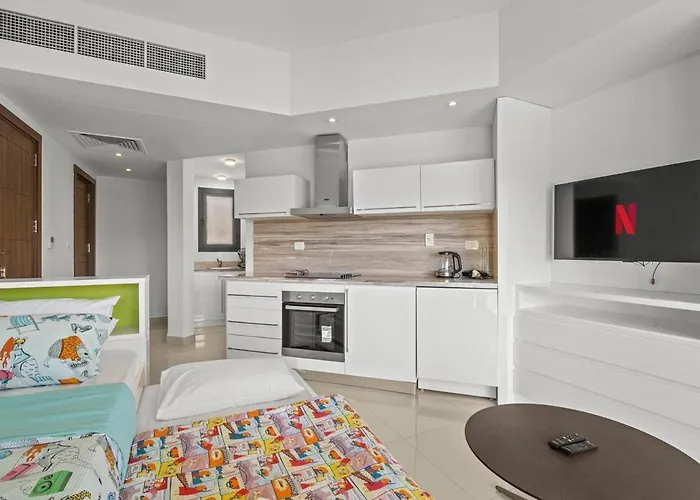 G Cribs Sunshine I Nesty Hospitality Apartment *